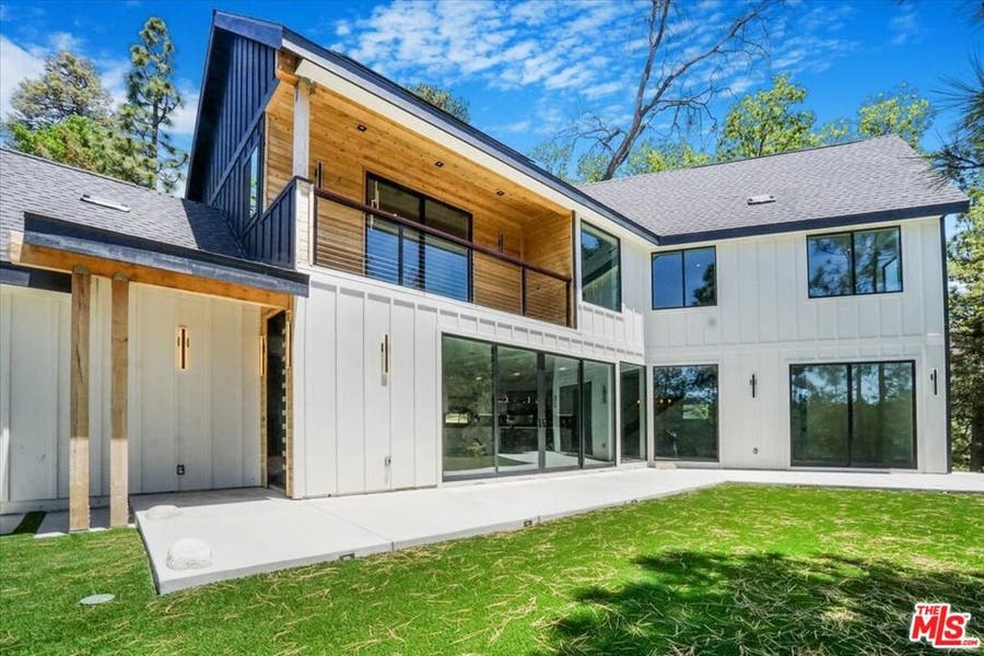Property photo for 1021 Teakwood Drive, Lake Arrowhead, CA