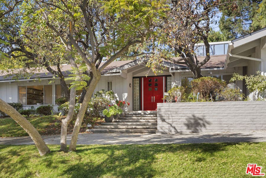 Property photo for 811 N Hillcrest Road, Beverly Hills, CA