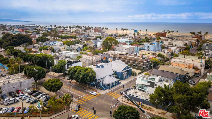 Property photo for 132 Brooks Avenue, Venice, CA