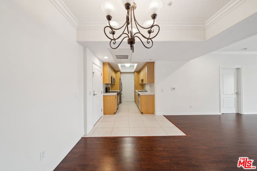 Property photo for 3328 S. Oakhurst Ave., #205, Los Angeles, CA