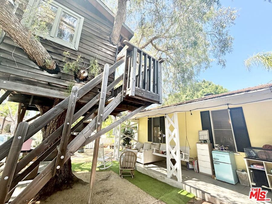 Property photo for 630 North Gardner St, Los Angeles, CA