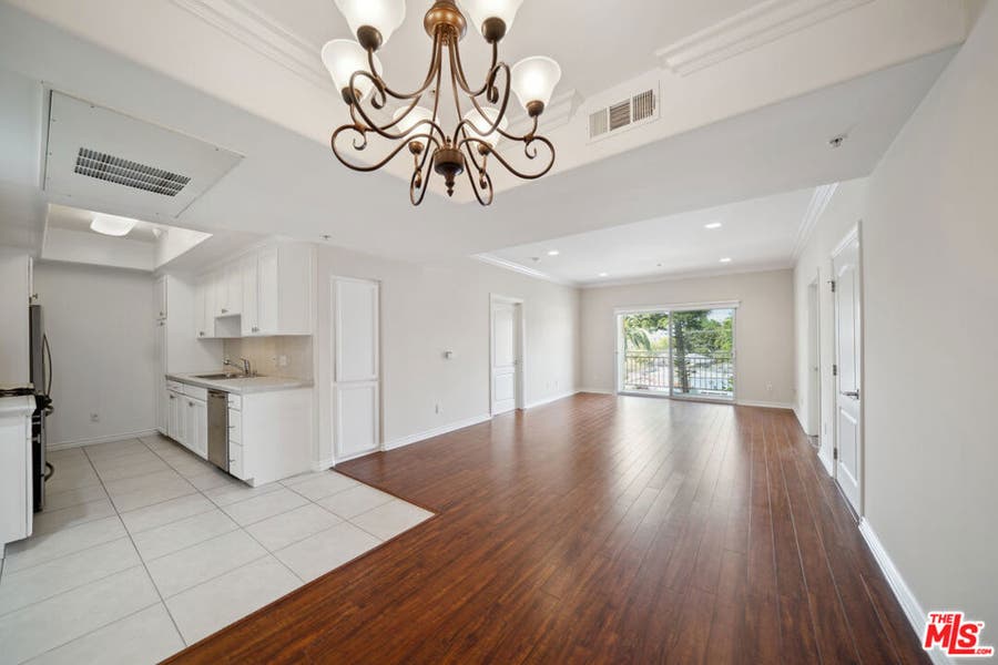 Property photo for 3328 S. Oakhurst Ave., #203, Los Angeles, CA