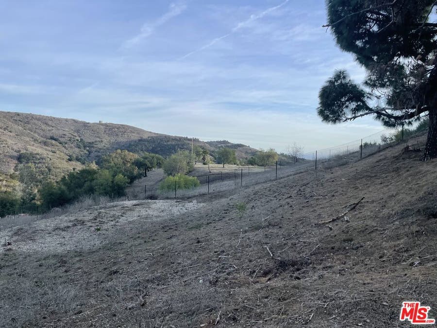 Property photo for 2807 Foose, Malibu, CA