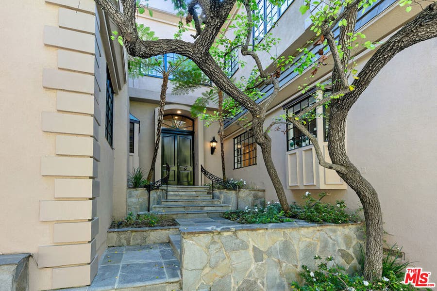 Property photo for 1118 San Ysidro Drive, Beverly Hills, CA