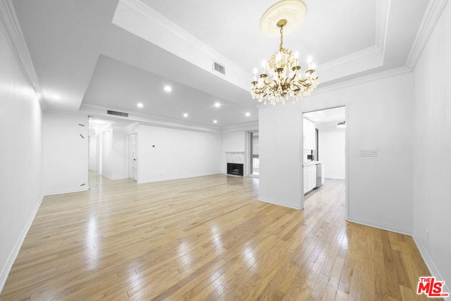Property photo for 4477 Wilshire Boulevard, #306, Los Angeles, CA