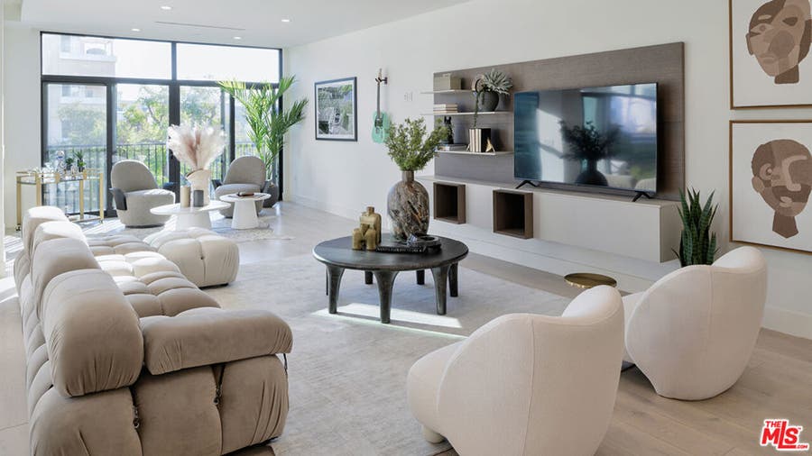 Property photo for 425 N Palm Drive, #403, Beverly Hills, CA