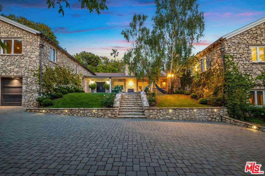Property photo for 422 Parkwood Drive, Los Angeles, CA