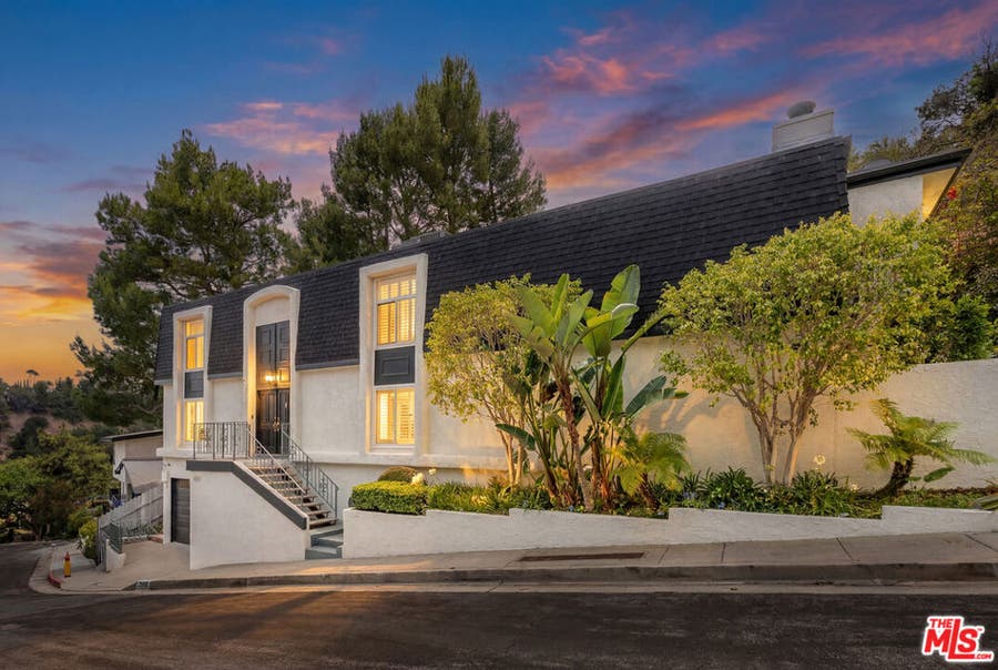 Property photo for 17066 Empanada Place, Encino, CA
