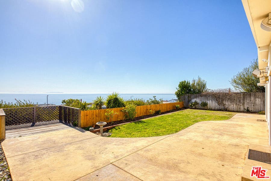 Property photo for 18128 Kingsport Drive, Malibu, CA