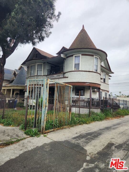 Property photo for 626 E 54th Street, Los Angeles, CA