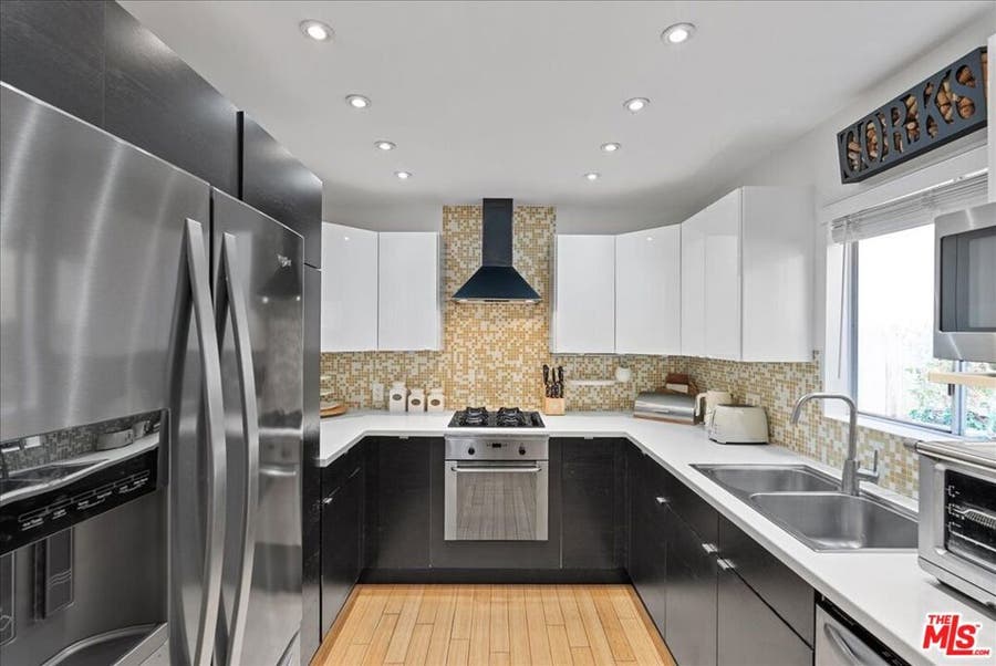 Property photo for 954 W 6th Street, San Pedro, CA