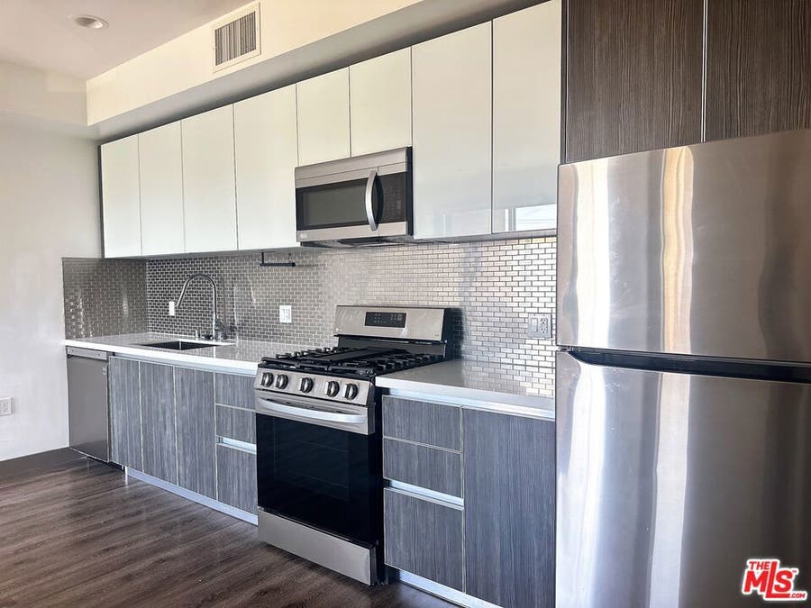 Property photo for 552 N Hobart Boulevard, #316, Los Angeles, CA