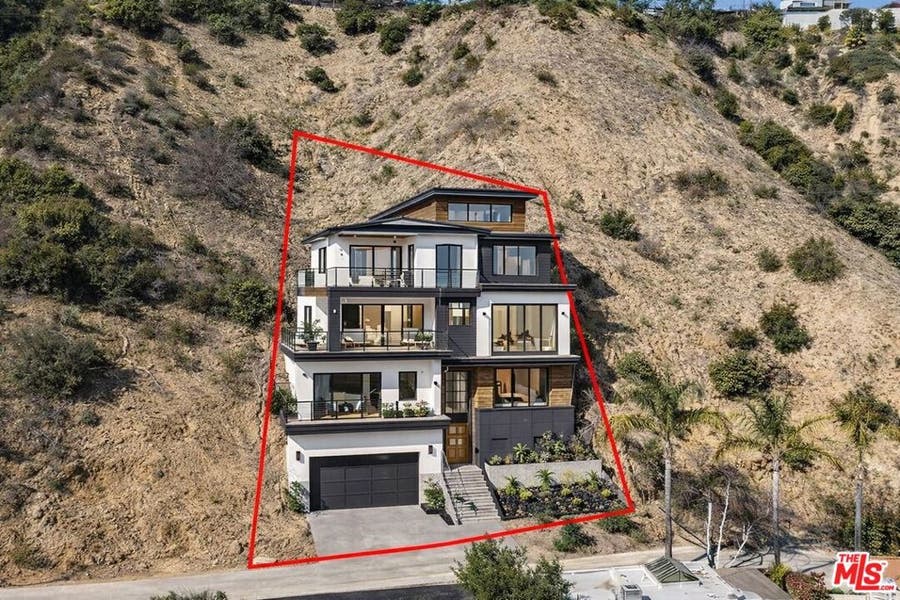 Property photo for 3573 Camino De La Cumbre, Sherman Oaks, CA