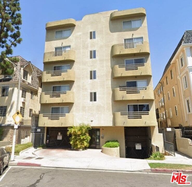 Property photo for 420 S Harvard Boulevard, #305, Los Angeles, CA