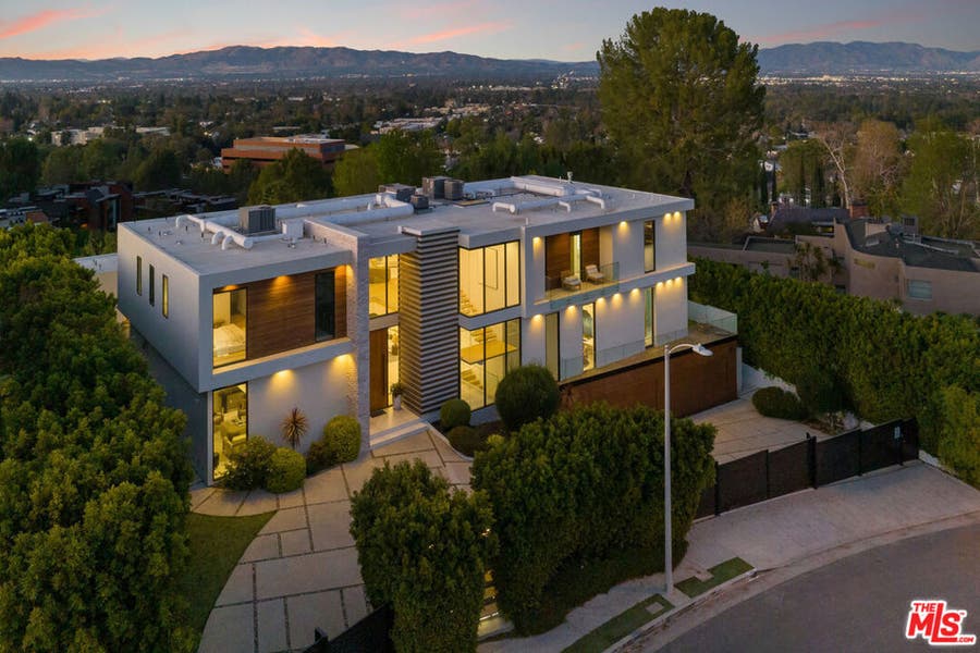 Property photo for 16801 Oak View Drive, Encino, CA