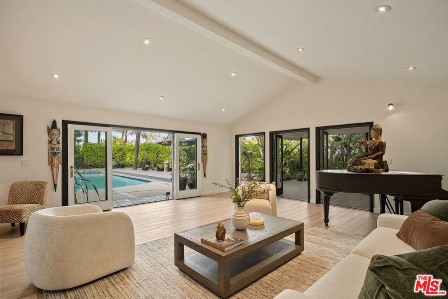 Property photo for 4807 Brewster Drive, Tarzana, CA