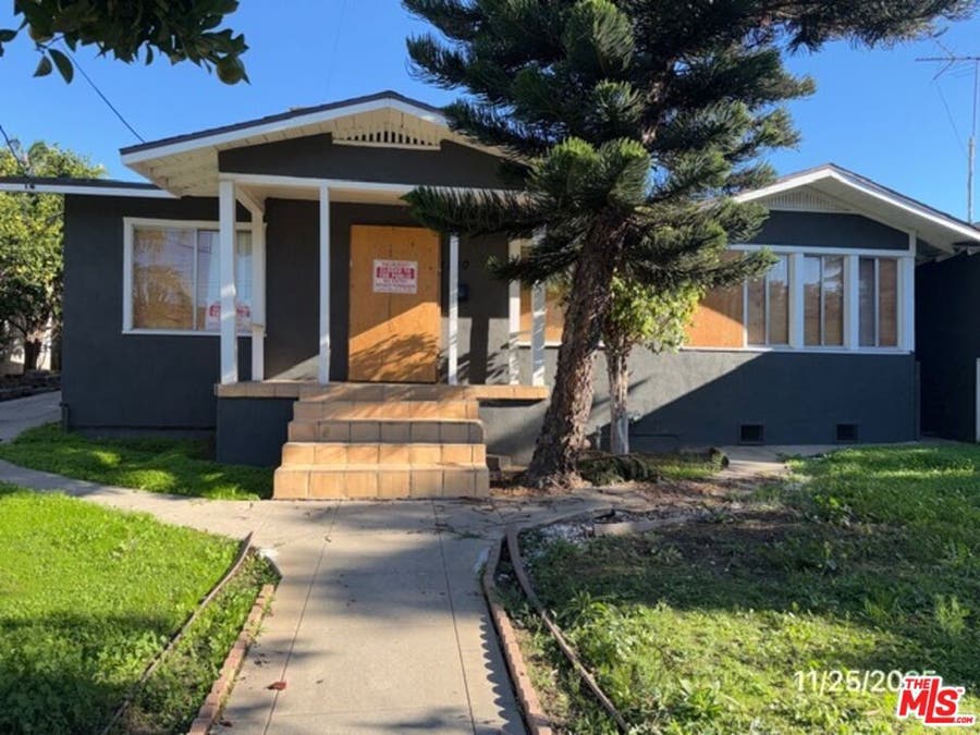 Property photo for 1740 S Rimpau Boulevard, Los Angeles, CA