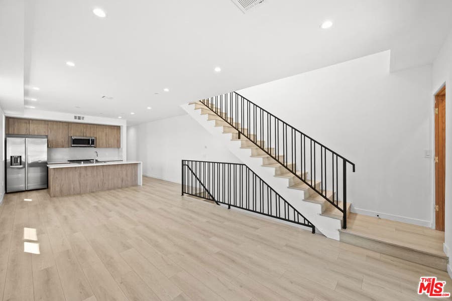 Property photo for 2123 S Cloverdale Avenue, #1, Los Angeles, CA