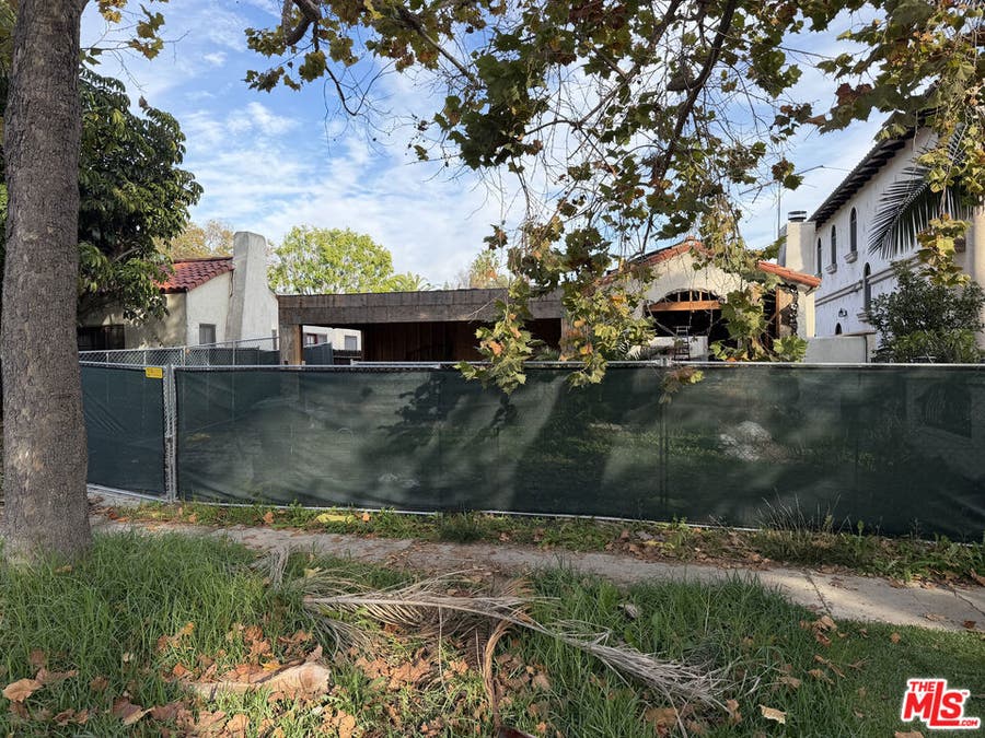 Property photo for 462 N Flores Street, Los Angeles, CA