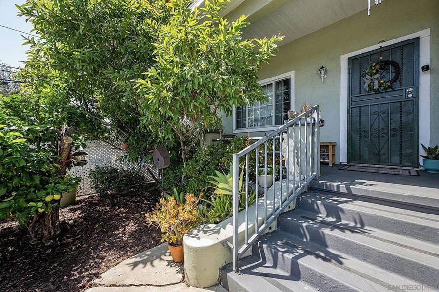 Property photo for 2607 Darwin, Los Angeles, CA