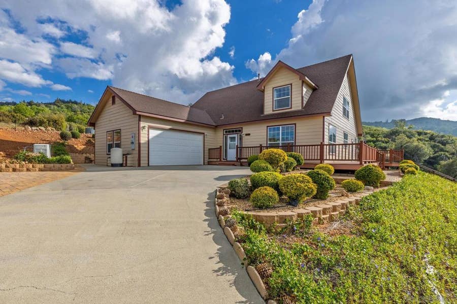 Property photo for 16913 Harrison Park Trl, Julian, CA