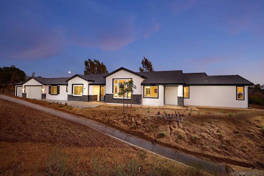 Property photo for 39301 Corte Venture, Temecula, CA