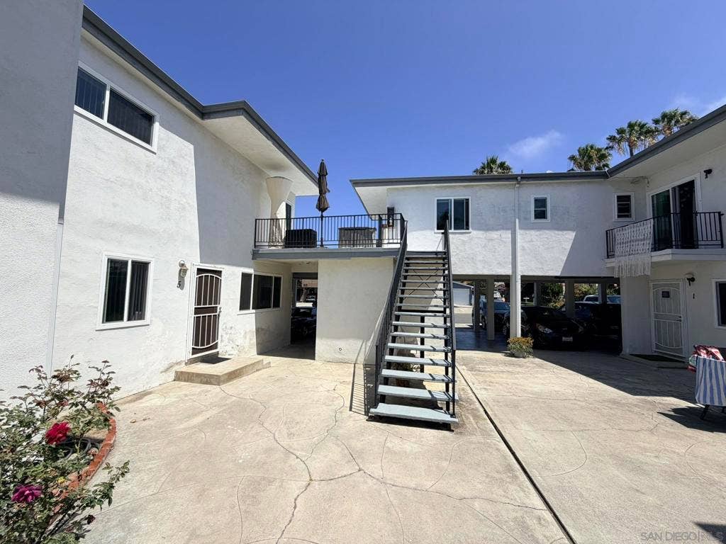 317 Avenida Monterey, San Clemente, CA 92672 317 Avenida Monterey, San Clemente, CA 92672
