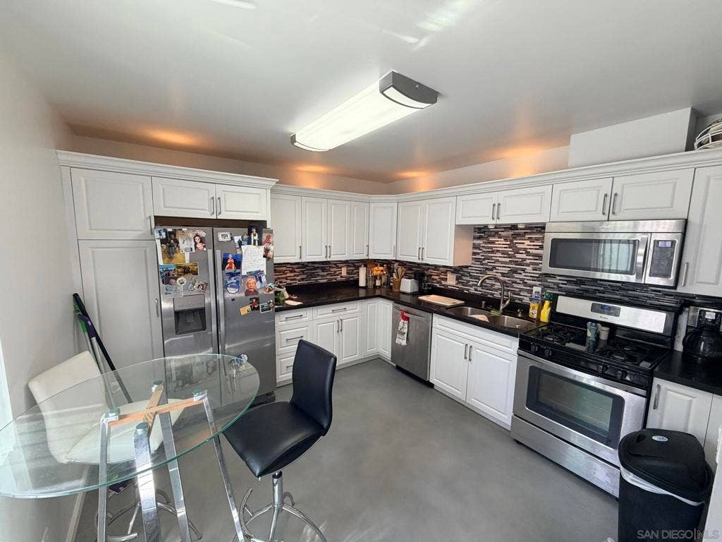 317 Avenida Monterey, San Clemente, CA 92672 317 Avenida Monterey, San Clemente, CA 92672