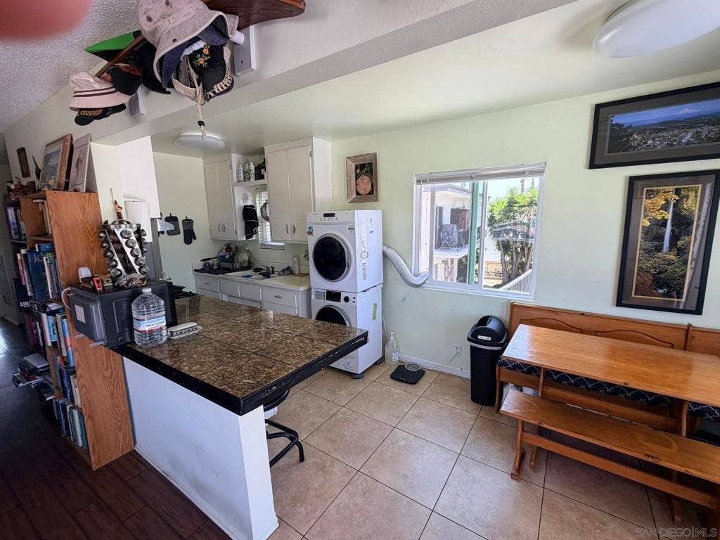 317 Avenida Monterey, San Clemente, CA 92672 317 Avenida Monterey, San Clemente, CA 92672