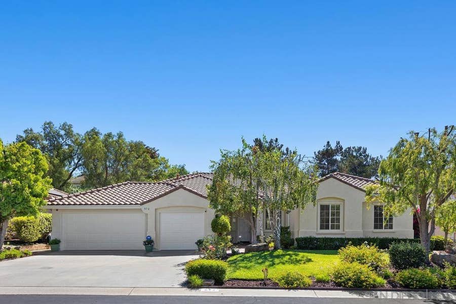 Property photo for 672 Inverlochy Dr, Fallbrook, CA