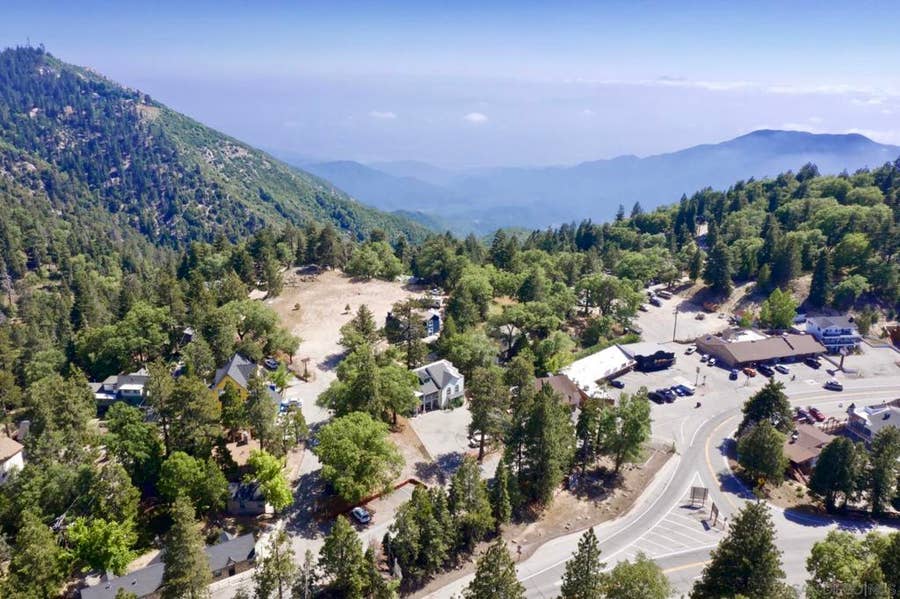 Property photo for 32065 Hunsaker way, Running Springs, CA