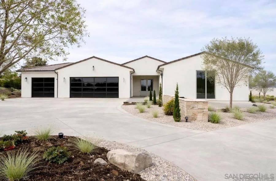 Property photo for 588 Twin Country Ln, Fallbrook, CA