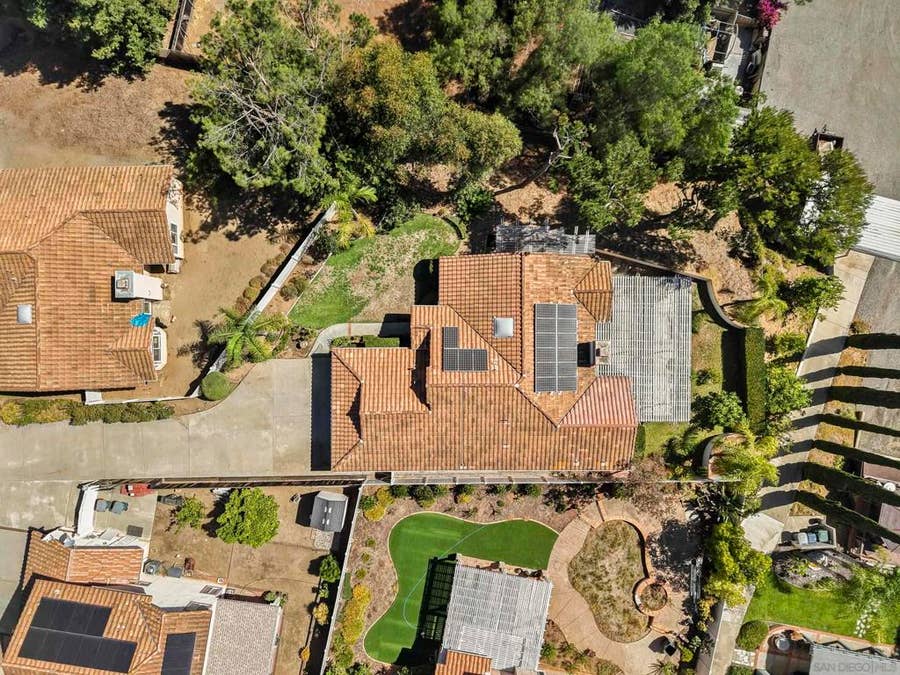 Property photo for 2011 Rachelle Pl, Escondido, CA