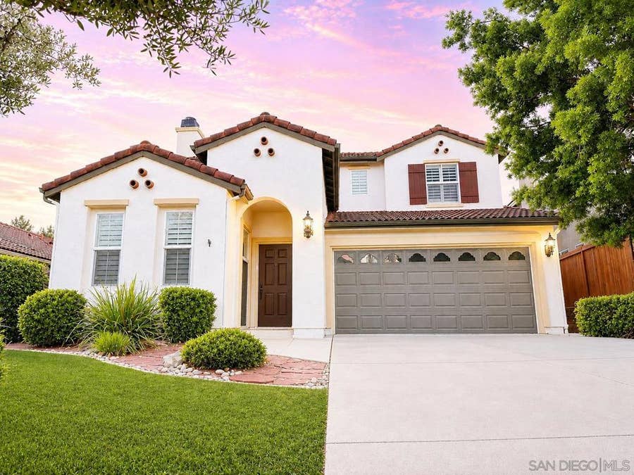 Property photo for 10287 Spruce Woodlands Way, Escondido, CA