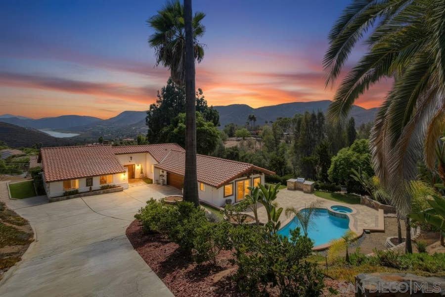 Property photo for 2450 Vista Lago Ter, Escondido, CA