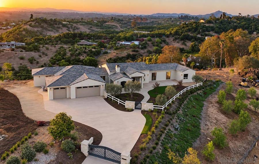 Property photo for 3240 Via Del Cielo, Fallbrook, CA