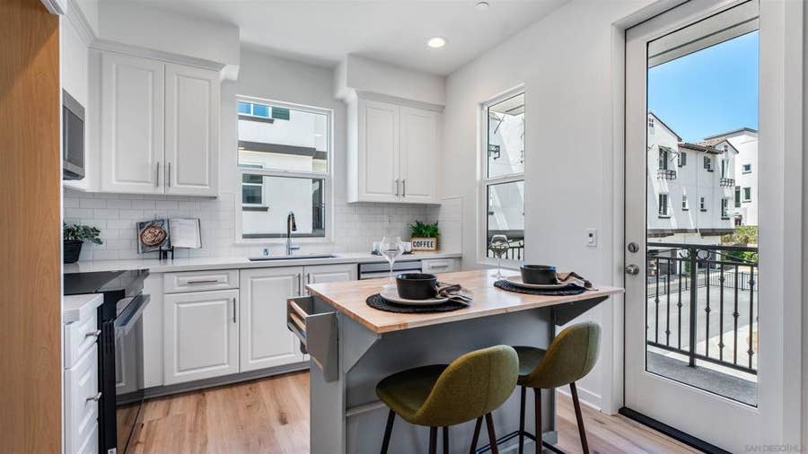 Property photo for 329 Ocotillo Gl, Escondido, CA