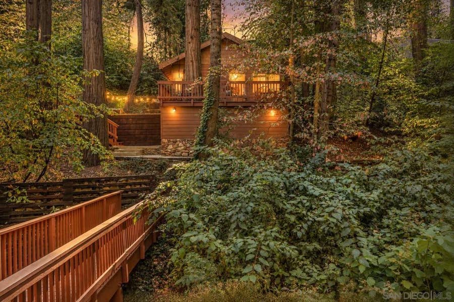 Property photo for 625 Cottage Grove Rd, Lake Arrowhead, CA