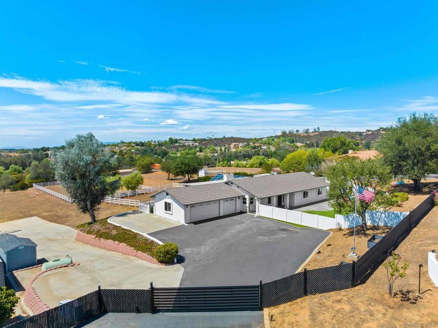 Property photo for 30810 Saddleback Lane, Valley Center, CA
