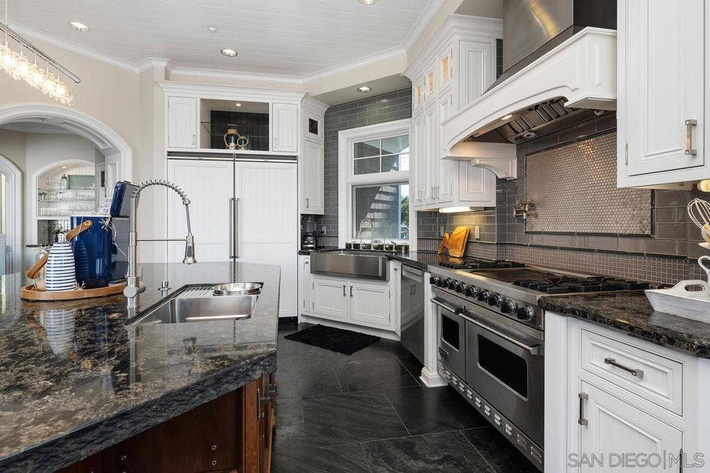 501 1st St, Coronado, CA 92118 Kitchen