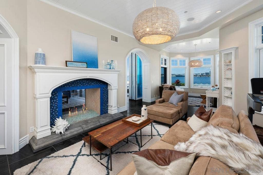 501 1st St, Coronado, CA 92118 Den/Family/Great Room