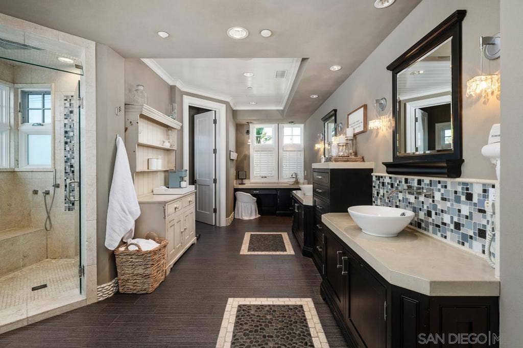 501 1st St, Coronado, CA 92118 Primary Bath/Spa