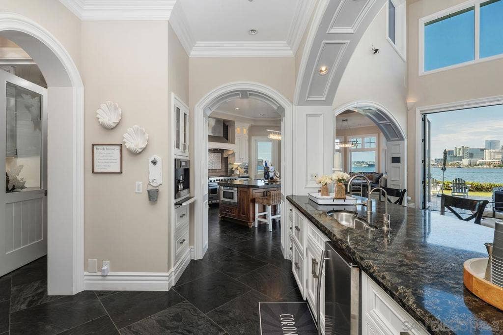 501 1st St, Coronado, CA 92118 Kitchen