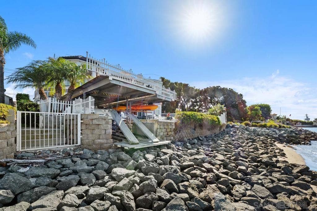 501 1st St, Coronado, CA 92118 501 1st St, Coronado, CA 92118
