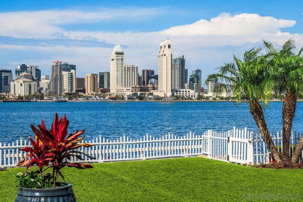 501 1st St, Coronado, CA 92118 Yard