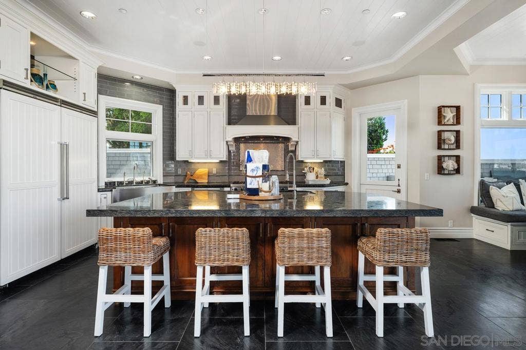 501 1st St, Coronado, CA 92118 Kitchen
