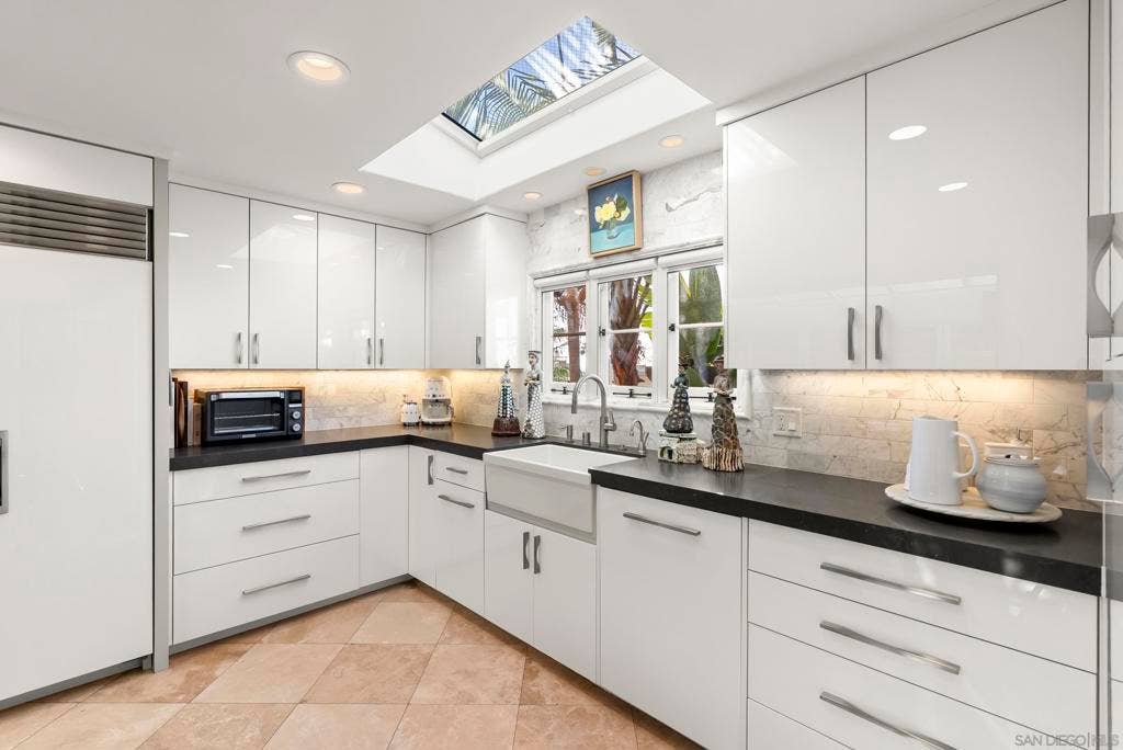 7857 Eads Ave, La Jolla, CA 92037 7857 Eads Ave, La Jolla, CA 92037