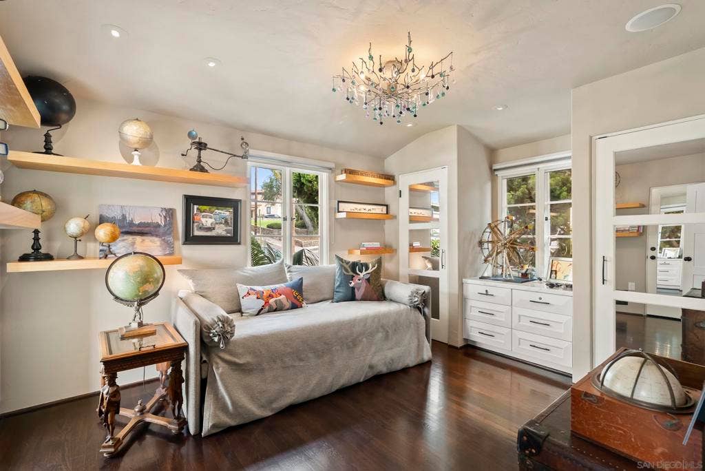 7857 Eads Ave, La Jolla, CA 92037 7857 Eads Ave, La Jolla, CA 92037