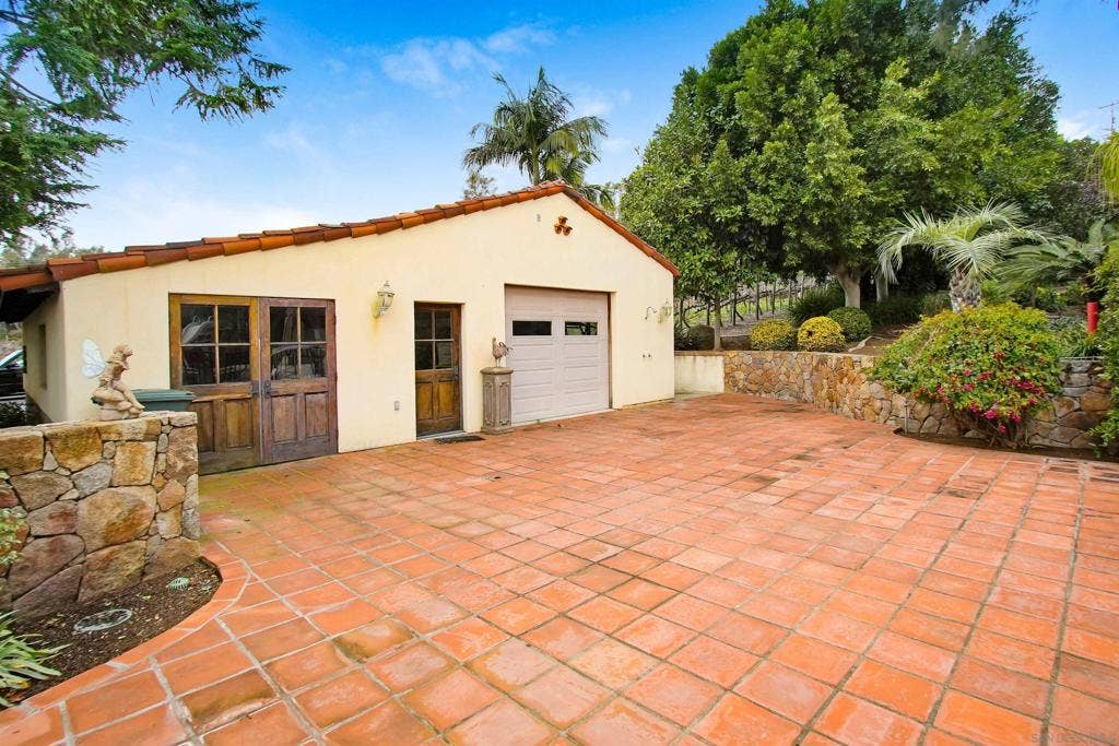 16757 Old Guejito Grade Road, Escondido, CA 92027 16757 Old Guejito Grade Road, Escondido, CA 92027