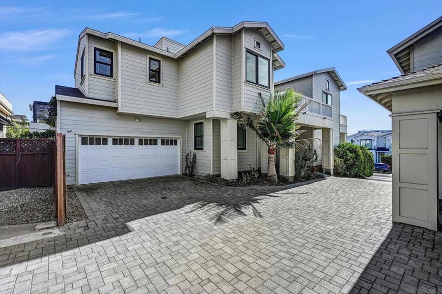Property photo for 7209 Fay Ave, La Jolla, CA